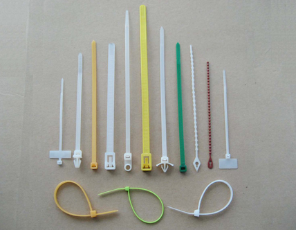 彩色尼龍?jiān)鷰д掌? vspace= 彩色尼龍?jiān)鷰д掌? border=